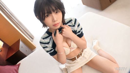 SIRO-4706 【First Time】【Naive and Pure Girl】【Massive Squirt】Discovered a slender girl who, despite her shyness, has a sensitive body that sprays squirt. Her frail body shakes from intense back-pumping, her young face melting as she cries out &quotI&quotm coming, I
