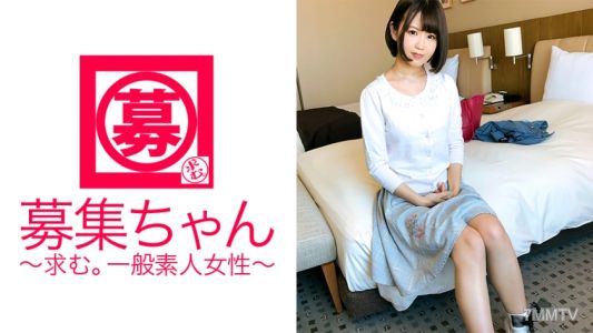 261ARA-281 낮에는 【순진】 밤에는 【야리만】 20살 【여대생】 히요리짱 등장! 술자리에서 미친듯이 즐기는 그녀의 지원 이유는 『남우와 SEX 하고 싶어서♪』 귀여운 【애니메이션 목소리】로 남자들을 유혹했지만 이제 질렸는지 AV 남우를 선택! 【야리만】 주제에 부끄러움을 타는 면도 있다. 소금쟁이 대학 남학생과는 다른 AV 남우의 격렬한 피스톤에 히익히익하며 절정에 이른다! 『남우는 대단해〜♪』 꽃다운 여대생 피부가 팽팽해서 최고야!