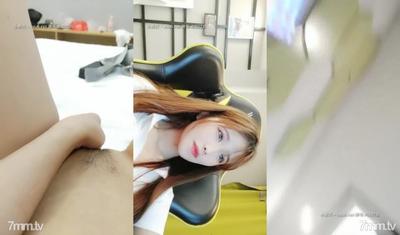 eスポーツ少女が弟とセックス