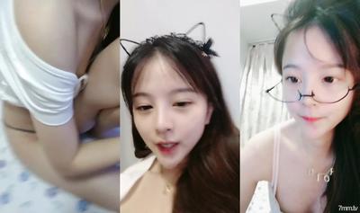 女神姐妹花【無敵兔兔】外表甜美戴眼鏡,丁字褲翹起屁股,半脫特寫肥穴
