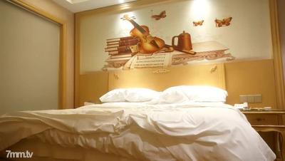 B1901 2022.11.14, [Hou Xiaobai], A Well-known Talent, A 28-year-old White-collar Worker, Met In A Hotel To Spend The Spring Night Together, Stripped Naked And Hugged On The Bed To Pick And Force Acupoints, Panting. [Movie Name]: 2022.11.14, [Hou Xiaobai],