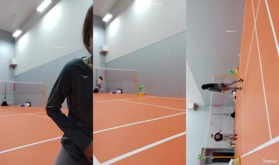 [Bei Bei Bei Beta], The Essence! Playing Badminton Naked In The Stadium, The Most Beautiful Scenery Is Urinary Incontinence~~~~!