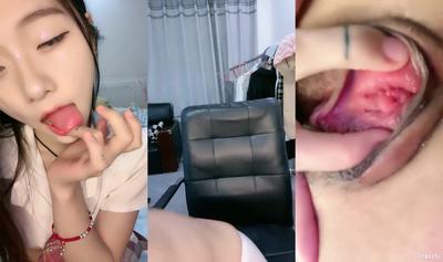 The Ultimate Beauty Of Pure Desire! Sweet And Horny! JK Pretends To Call Daddy By Licking His Fingers, Puts On White Stockings, Dildo Double Tube