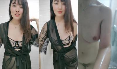 The Temperament Is Superb And Beautiful Yujie! Sexy Pajamas Bathroom Temptation! Twisting Hips And Hips In The Shower