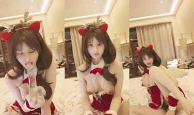 The Handsome Newcomer Xiaozhuzhu Showed His Face All The Way In The Live Broadcast, Seduced By Sexy Outfits, Rubbed Breasts And Played With Them, And Props Were Inserted To Show His Pussy
