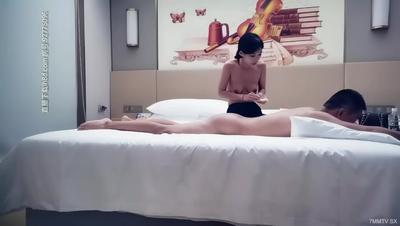 [AI 화질개선] 2020-07-08 [총 9개 전국꽃순회] 반바지 차림의 다리 긴 여자, 알몸 벗고 바람피우기