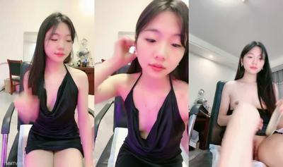 궁극의 기절! 외모는 달콤하고 섹시합니다! 대규모 자위 행위, 진동기 딜도 더블 프롱, 깊은 침투를 타고 의자