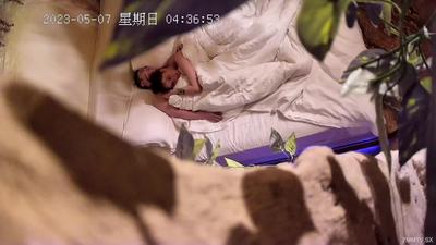 2023-5-7新流出酒店高清偷拍眼鏡男深夜和女炮友開房來一炮這雞巴真短