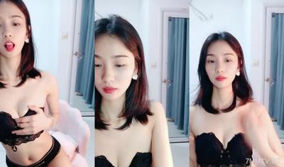 완벽의 여신! [아뱅뱅] 완벽한 몸매 날씬. 침 흘리고 순수해보여 음모가 너무 거칠어져
