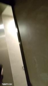 [Latest Best Sex] Truly tell the new work of &quotStory with the Female Boss&quot - have sex with the female boss in the Haidilao toilet, people come and go outside