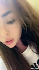 A mixed-race lady who can speak Chinese! It&quots rare to force a fee-paying room! The tight powder hole is inserted at once, deep in and out