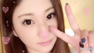 FC2-PPV 801147 完全顔出し♥発育途中の幼まんこ☆白肌巨乳のS級美女が彼氏に内緒で一般人に女性器見せつけ公開オナニー!見られて何度もイキ悶え窓際で糸引く雌穴♡【モザ無】おまけ写真集付
