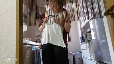 fc2-ppv 1148603 【Personal】While my husband is out looking for a job because he can&quott pay off his loan, I was raped in the kitchen by a young wife with large breasts.