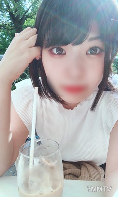 fc2-ppv 1403603 【Dad"s First Attempt at Upskirting】A 20-year-old sugar baby who, after breaking up with her boyfriend, agreed to upskirt in a fit of despair.