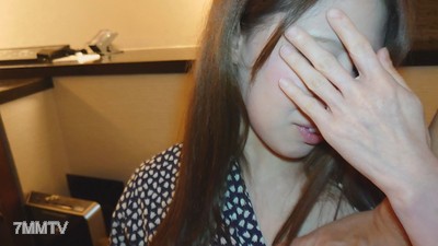 fc2-ppv 1423947 【Personal filming】The wife who secretly lusts after her lover behind her husband"s back, the Diet member! Even knowing that it would be serious if found out, she can"t stop her adulterous acts 【No・Intramural ejaculation】
