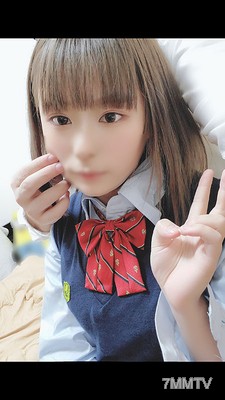 fc2-ppv 1766537 【無】♯18歳の友達の妹。部屋に連れ込みJ○の格好をさせて生エッチ。