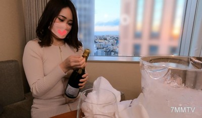 fc2-ppv 2639239 【No Personal Photography】Drinking seriously with a top-tier celebrity girl！！A self-proclaimed rich girl who has worked at a high-class cabaret club in Roppongi. Impressive drinking style & luxurious meat forest / Fujita Saya (25 years old)