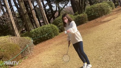 fc2-ppv 2819765 【無】垢抜けない純朴娘 美鈴＃２ 自製便當公園約會＆最愛樂團T恤著衣背德中出性交【本篇約2小時30分】【※全裸開腿妄想自慰特典有】