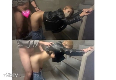 fc2-ppv 2879160 其實在把男朋友送走後,我就帶著妹子到公寓樓梯那裡讓她幫我做了www