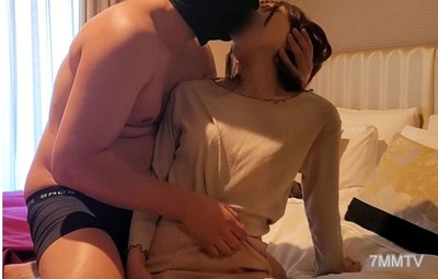 fc2-ppv 2975727 ※First-time full-face exposure [Caught on camera Personal photography] Video of being caught on camera with a pure and beautiful female college student. It&quots rare to find someone of this level with a full face exposure, so it&quots precious