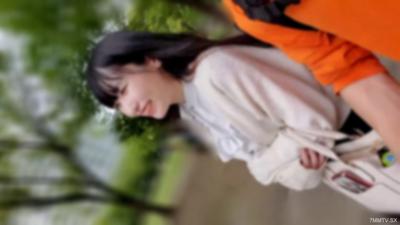 fc2-ppv 3613098 ※7/29前1980點【初次露臉】雙眼皮可愛的G罩杯瘦美女。『現在的薪水太緊張了…』她雖然害怕鏡頭但仍感受到快樂，我毫不留情地連續兩次內射。。