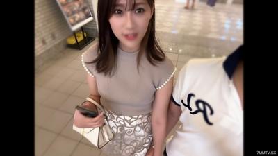 fc2-ppv 3991760 【無】清晰且溫柔的後輩女生。約會時順便在遠程震動器面前公開流出愛液，高潮連連！明明是千金小姐卻有陰毛的下體，因此作為懲罰大量內射！