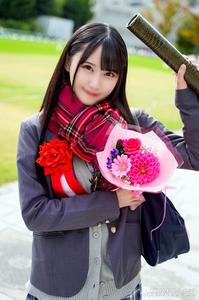 FC2-PPV 4361640 【限定】「畢業後就來中出性愛吧」畢業典禮後直接前往情侶旅館。初次生殖器交合，陰道高潮痙攣，真正的交配讓她不停地喷尿失禁！成人紀念受孕性愛的記錄