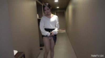 FC2-PPV 4558488 【마지막 한눈】충격적인 에로스를 가진 미녀에게 깜짝 섹스 3연발. 절정과 대량의 분수질로 정액이 바닥난다.